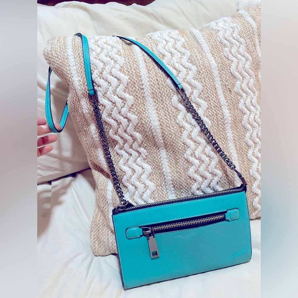 Marc Jacobs Zipper Crossbody Wallet Chain Purse